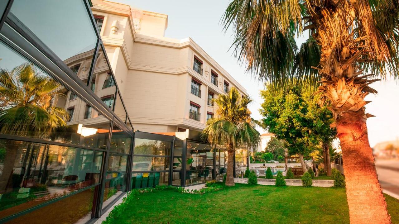 Otel Leaf Port