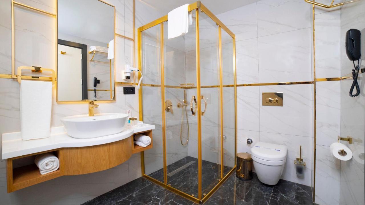 Otel Leaf Port 4*
