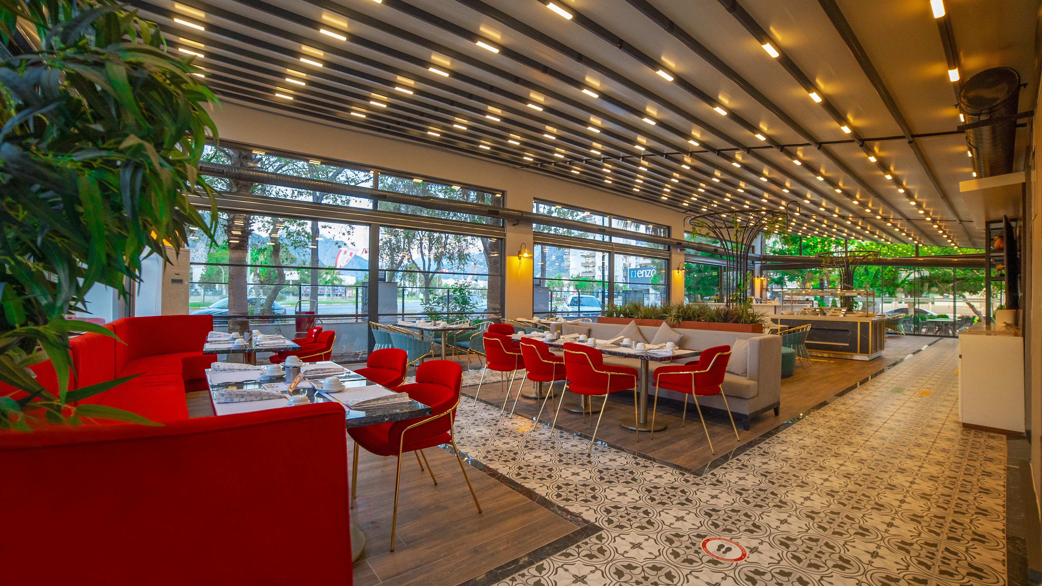 Otel Leaf Port 4*